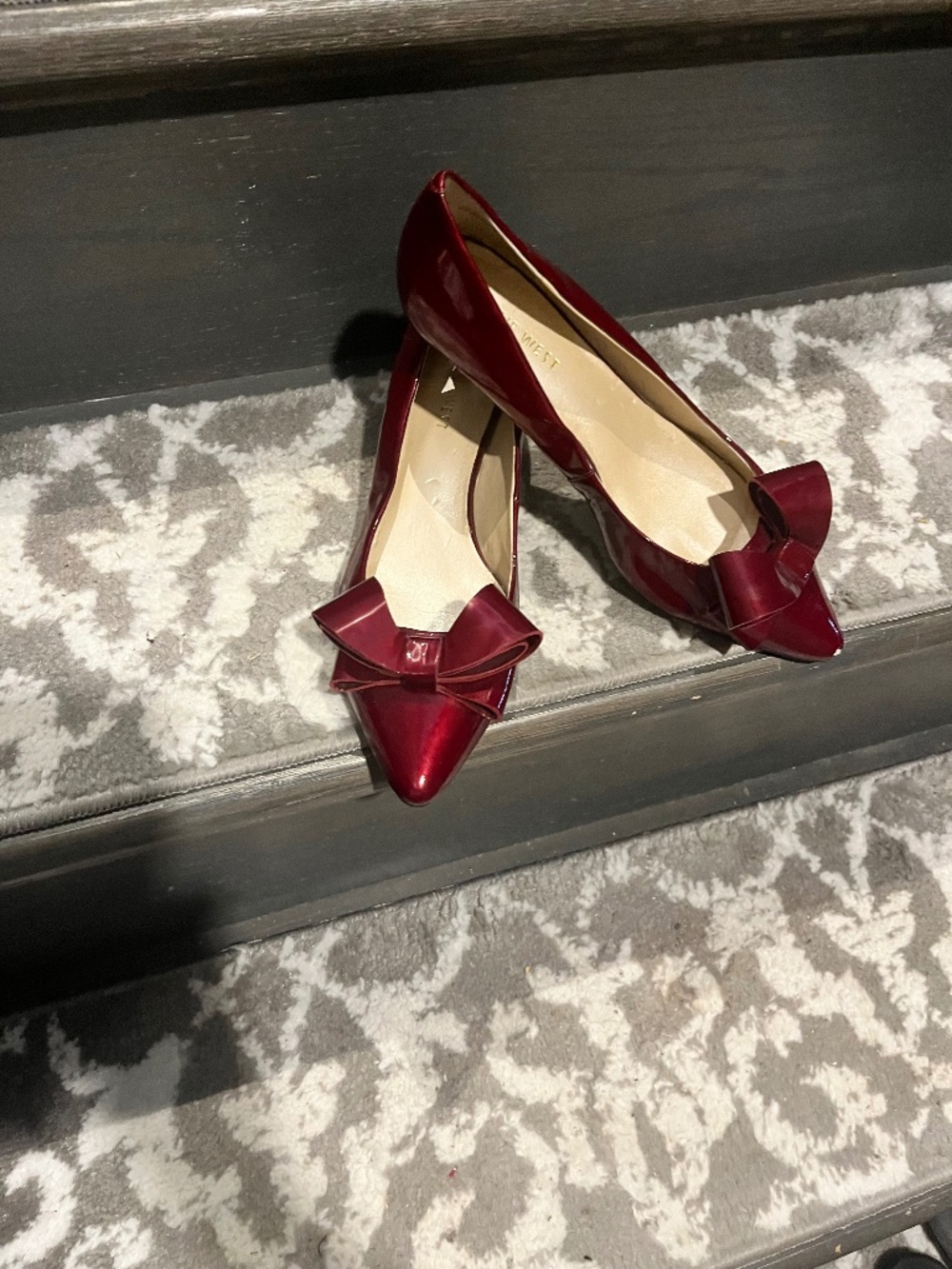 Nine West Patent leather red Jewel tone kitten heels